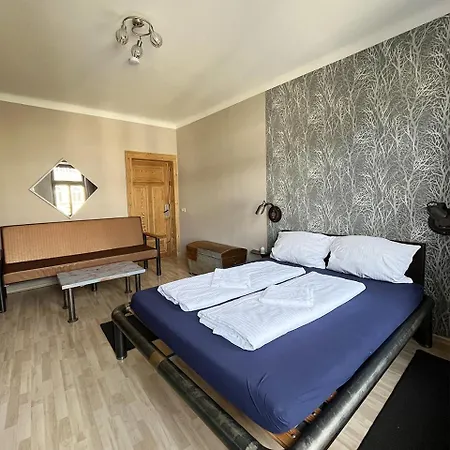 Homeplanet Hostel *